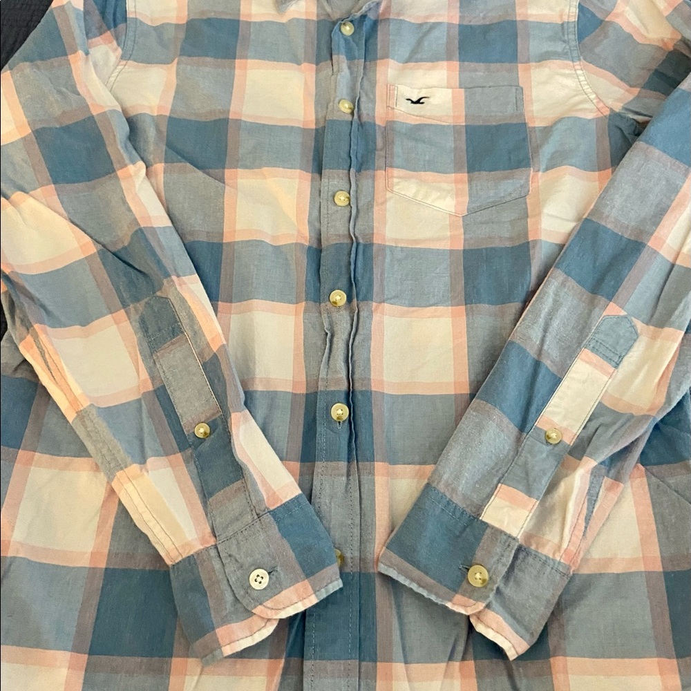 Hollister Mens button down shirt. Size medium.